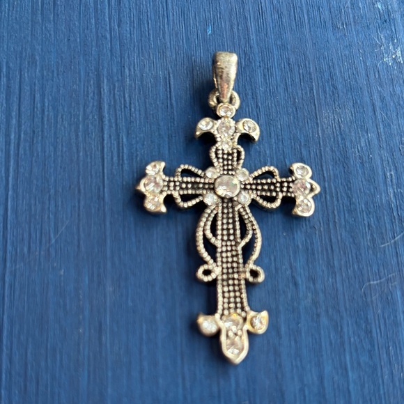 Jewelry - Ornate Cross Pendant
